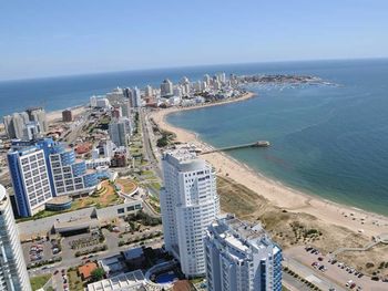 Los argentinos podrán pagar en pesos hoteles de Uruguay