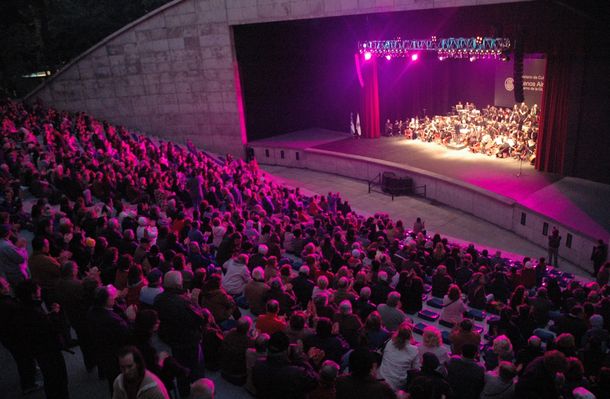 Denuncian que la Ciudad privatizó el anfiteatro del Parque Centenario