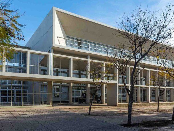 Facultad de arquitectura de la Universidad Nacional de Córdoba Facultad de arquitectura de la Universidad Nacional de Córdoba