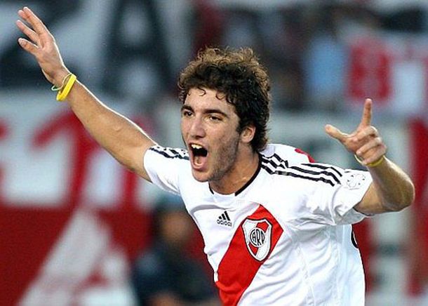 El pase de Higuaín, el símbolo de la evasión entre River y Locarno