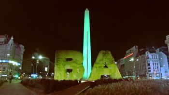 El Obelisco se tiñó de verde El Obelisco se tiñó de verde