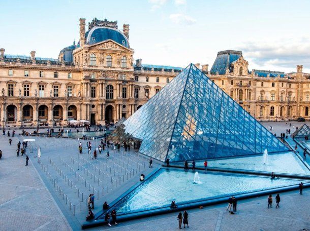 Robo en el Louvre: un turista registró sin querer el momento exacto del robo de una de las joyas