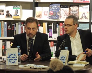 Periodista argentino presentó en España su libro El Corralito