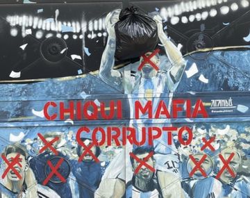 Escrachan murales de la Selección Argentina en rechazo al Chiqui Tapia