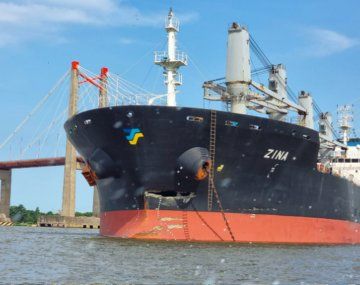 Un barco chocó contra el puente Zárate-Brazo Largo y casi provoca una tragedia