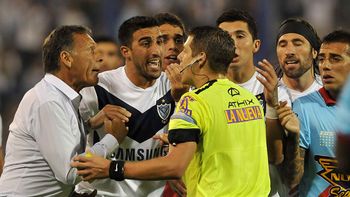 delfino declaro en el predio de ezeiza y se espera una posible sancion delfino declaro en el predio de ezeiza y se espera una posible sancion