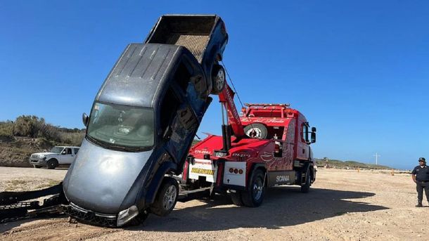 Extrajeron del mar la camioneta del femicida: lo que hallaron