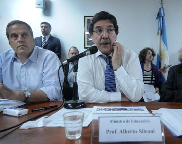 Sileoni anticipó que la suba a docentes será menor al 25%