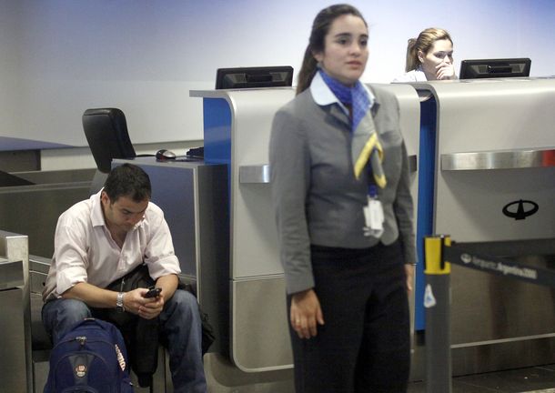 Aeroparque: levantan el paro de controladores aéreos