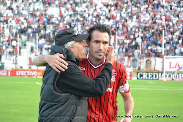 Tras la partida de Apuzzo, Huracán encontró a su nuevo DT en el plantel