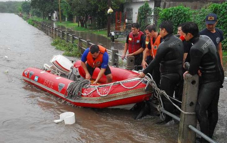 Se desbordó el río Matanza y hay evacuados en Provincia