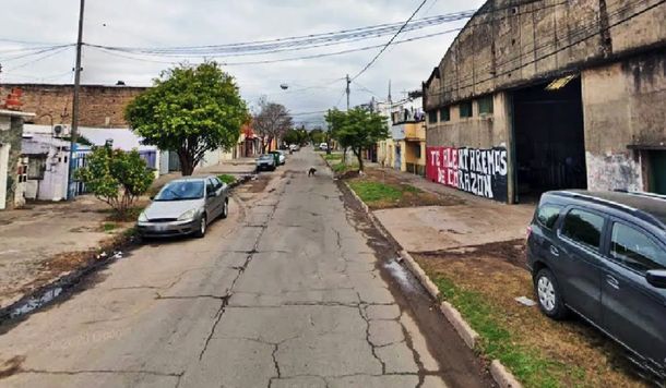 Mataron a balazos a un ex jefe de la barrabrava de Newells mientras dormía en su casa