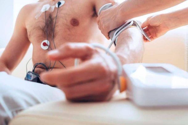 Los 12 alimentos que no deberías comer si tenés presión alta