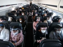 Afirman que la posibilidad de contagio en aviones es mínima por los filtros de aire