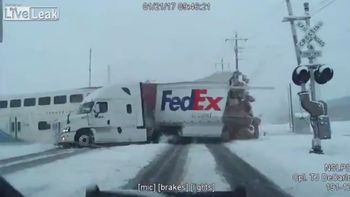 Brutal choque entre un camión y un tren en Utah Brutal choque entre un camión y un tren en Utah