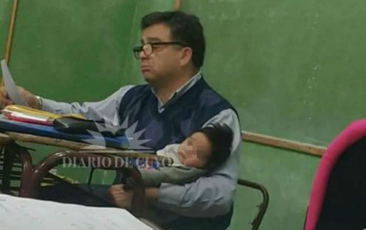 El emotivo gesto de un profesor