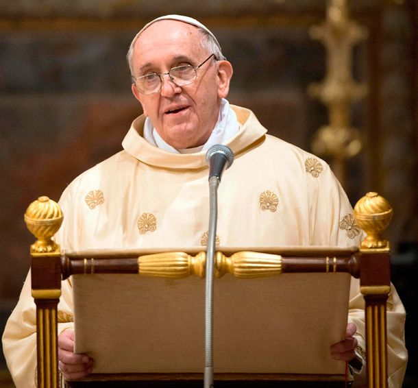 Bergoglio y la dictadura: el Vaticano denunció una campaña difamatoria de una izquierda anticlerical