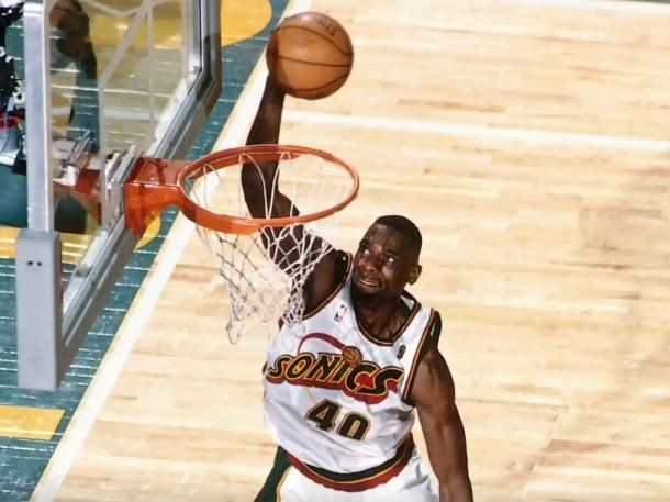 Una ex estrella de la NBA fue detenido en Washington por quedar involucrado en un tiroteo