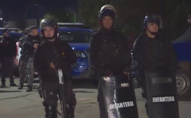La Policía de Córdoba reprimió a manifestantes que piden justicia por Agostina Vega.