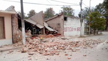 un pueblo en ruinas por el sismo que se sintio con fuerza en salta un pueblo en ruinas por el sismo que se sintio con fuerza en salta