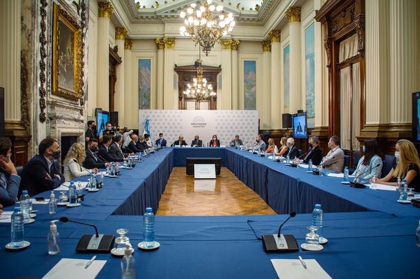 Se llevó a cabo en el Seminario Internacional de Neurociencias y Neuroderechos