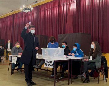 Voto del Presidente de Chile, Gabriel Boric. (Foto gentileza Télam)
