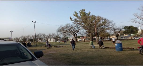 Santa Fe: la policía dispersó casamientos, fiestas de 15 y partidos de fútbol por el coronavirus