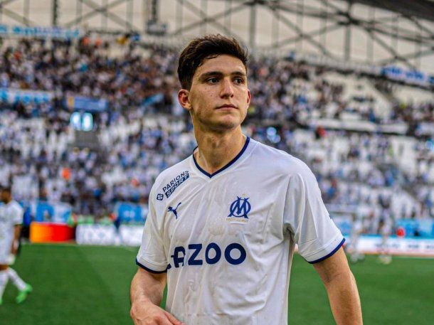 Tras sumar a Rulli, el Ajax tiene en el radar a un defensor argentino