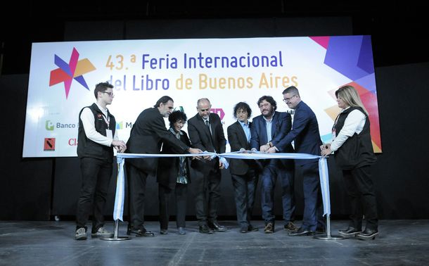 Avelluto estuvo en la inauguración de la 43° Feria Internacional del Libro