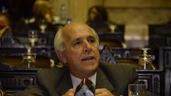 diputado radical abandona su bloque porque la ucr renuncio a sus banderas diputado radical abandona su bloque porque la ucr renuncio a sus banderas