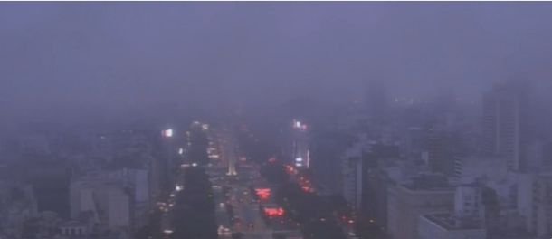 No se ve nada: la Ciudad amaneció en medio de densos bancos de niebla