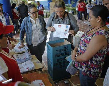 El Salvador y Costa Rica no lograron definir presidentes