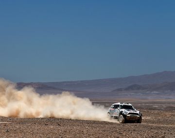 Al Attiyah se impuso en la octava etapa en los autos