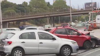 caos en panamericana por un choque multiple: hay al menos cinco vehiculos involucrados y dos heridos caos en panamericana por un choque multiple: hay al menos cinco vehiculos involucrados y dos heridos