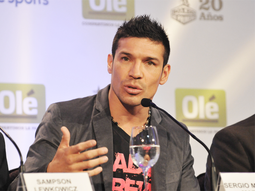 maravilla martinez: maidana tiene un ladrillo en la mano y mucho corazon maravilla martinez: maidana tiene un ladrillo en la mano y mucho corazon