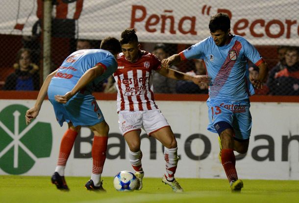 Arsenal consiguió tres puntos vitales ante Unión