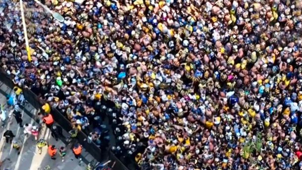 Incidentes en la previa de la final de la Copa de la Liga: la policía reprimió a los hinchas de Rosario Central