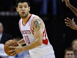 El Lancha, con la camiseta de los Houston Rockets El Lancha, con la camiseta de los Houston Rockets