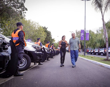 Mayra Mendoza y Sergio Berni entregaron 30 nuevos patrulleros a la policía
