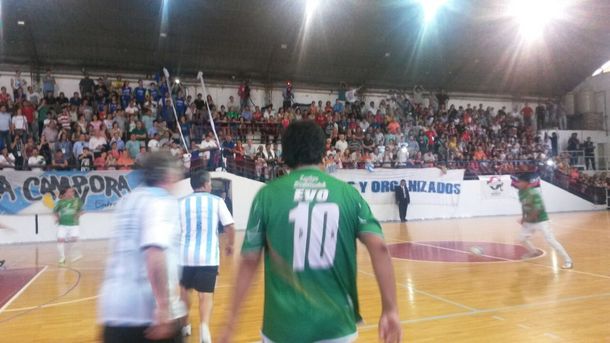 Evo Morales vs Sergio Urribarri, fútbol y política en Paraná