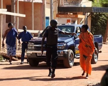 Toma de rehenes en Mali: tres muertos 