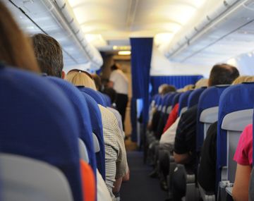 El vuelo fue redirigido de nuevo a la terminal de LAX