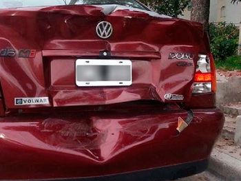 Rendía el examen para sacar el carnet y chocó