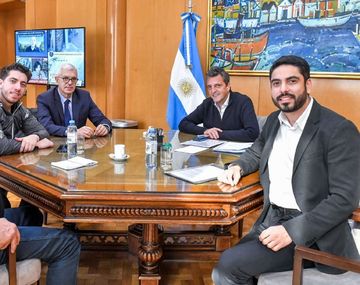 Sergio Massa se reunió con Hugo Moyano y recibió su apoyo para las PASO