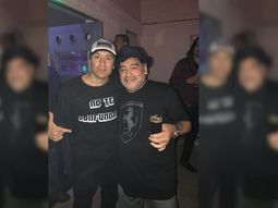 La noche de Maradona en un recital de Damas Gratis