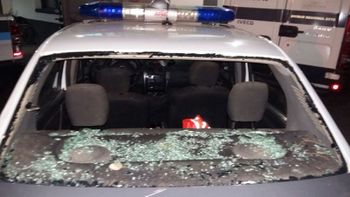 insolito: dos ladrones que escapaban de la policia fueron ayudados por vecinos insolito: dos ladrones que escapaban de la policia fueron ayudados por vecinos