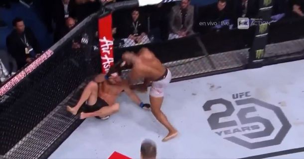 Romero noqueó a&nbsp;Rockhold en MMA