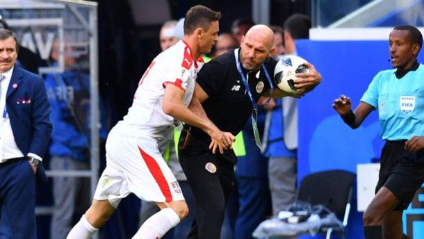 Poco espíritu mundialista: los incidentes del final entre Costa Rica y Serbia