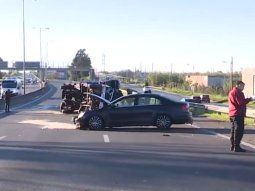 Choque y vuelco en Avenida General Paz, en la mañana de este domingo 28 de septiembre.