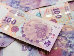Cómo son los billetes de $100 que se venden por hasta $26 mil: a revisarlos